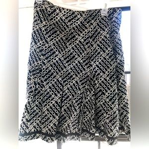 New York & Company Cute Chainlink Skirt Size 6